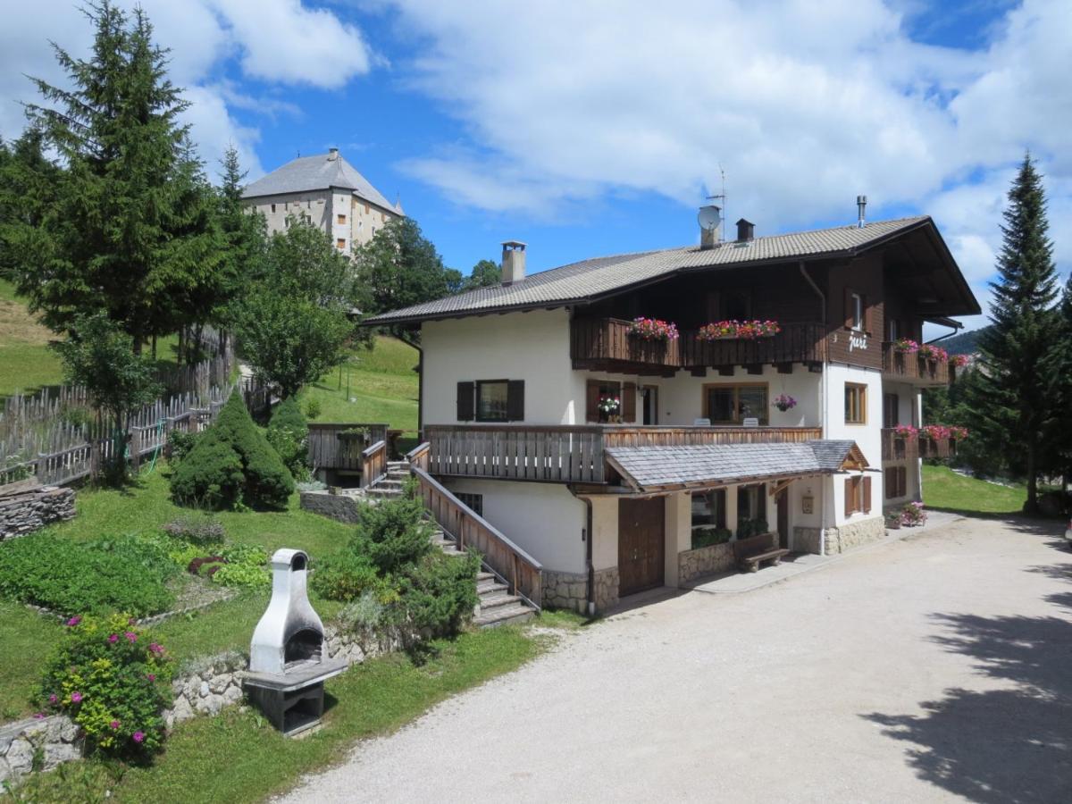 Garni Juri Acomodação com café da manhã La Villa  Exterior foto