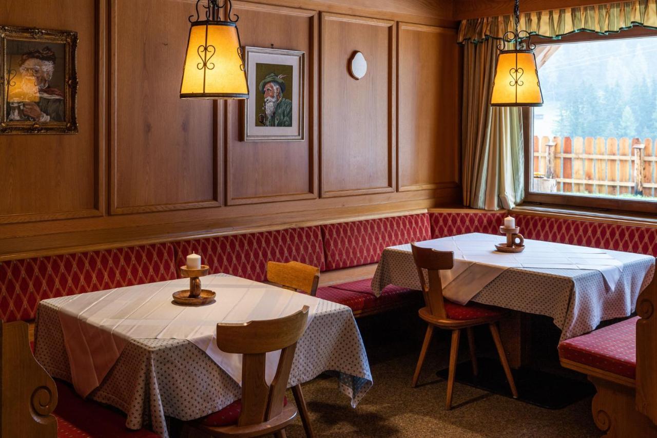 Garni Juri Acomodação com café da manhã La Villa  Exterior foto