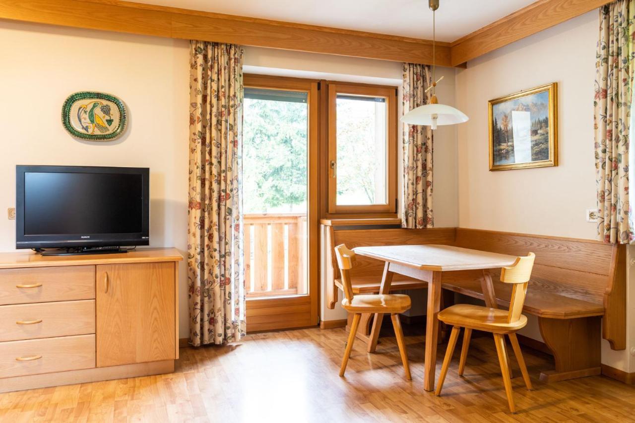 Garni Juri Acomodação com café da manhã La Villa  Exterior foto